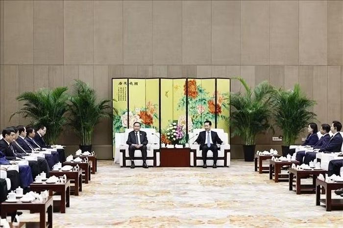 Chủ tịch Quốc hội Trần Thanh Mẫn tiếp Bí thư Tỉnh uỷ, Chủ nhiệm Ủy ban Thường vụ Nhân đại tỉnh Thiểm Tây (Trung Quốc) Triệu Nhất Đức. Ảnh: Doãn Tấn/TTXVN