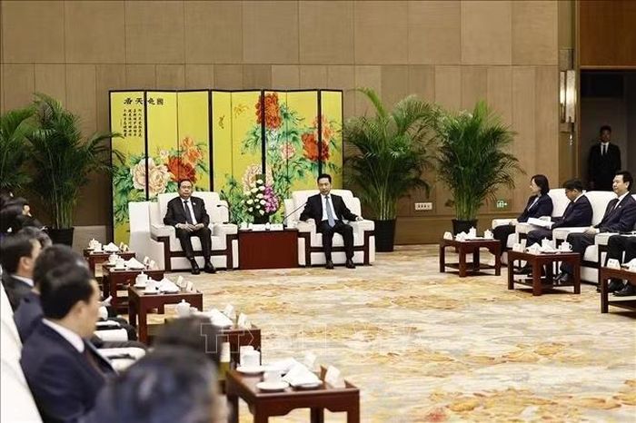 Chủ tịch Quốc hội Trần Thanh Mẫn tiếp Bí thư Tỉnh uỷ, Chủ nhiệm Ủy ban Thường vụ Nhân đại tỉnh Thiểm Tây (Trung Quốc) Triệu Nhất Đức. Ảnh: Doãn Tấn/TTXVN