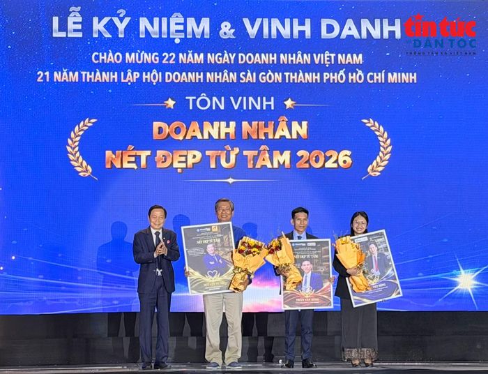 Hội Doanh nhân Sài Gòn TP Hồ Chí Minh tôn vinh các doanh nhân có thành tích kinh doanh và đóng góp cho cộng đồng.