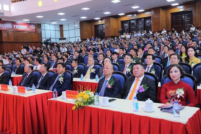 Toàn cảnh lễ tôn vinh, khen thưởng các doanh nghiệp, doanh nhân tiêu biểu tỉnh Thanh Hóa (Ảnh Sở VH-TT&DL Thanh Hóa).