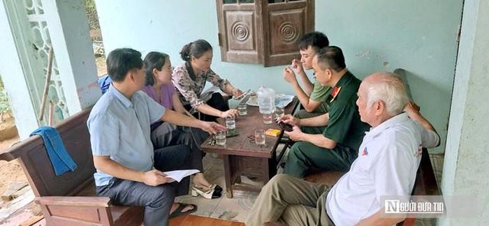 Phường Tĩnh Gia tổ chức vận động, tuyên truyền các hộ dân đồng thuận bàn giao mặt bằng.