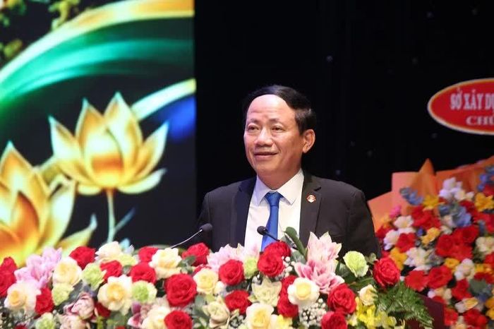 Chủ tịch UBND tỉnh Gia Lai Phạm Anh Tuấn chia sẻ với các doanh nhân.