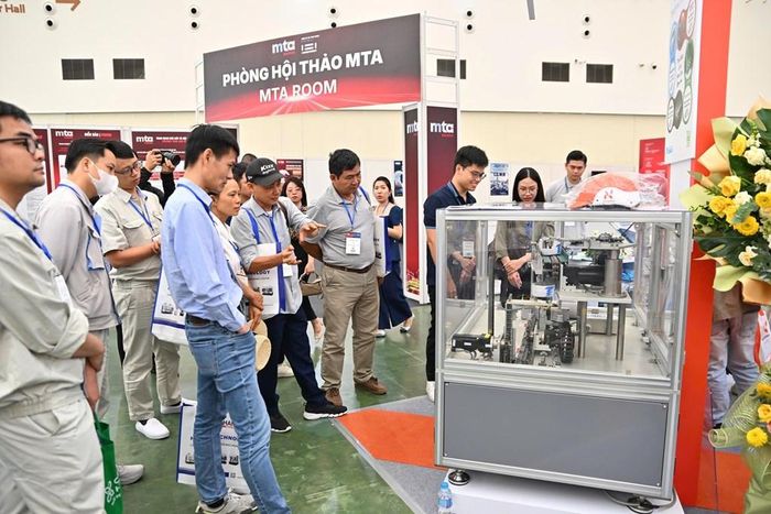 Cơ hội để doanh nghiệp trao đổi kinh nghiệp và tìm kiếm bạn hàng. 