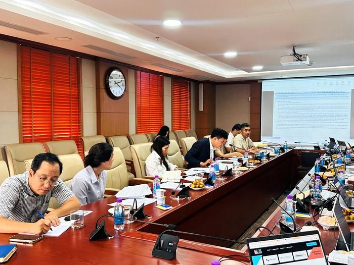 Các đại diện của Ủu ban Chứng khoán nhà nước Việt Nam. Ảnh: JICA
