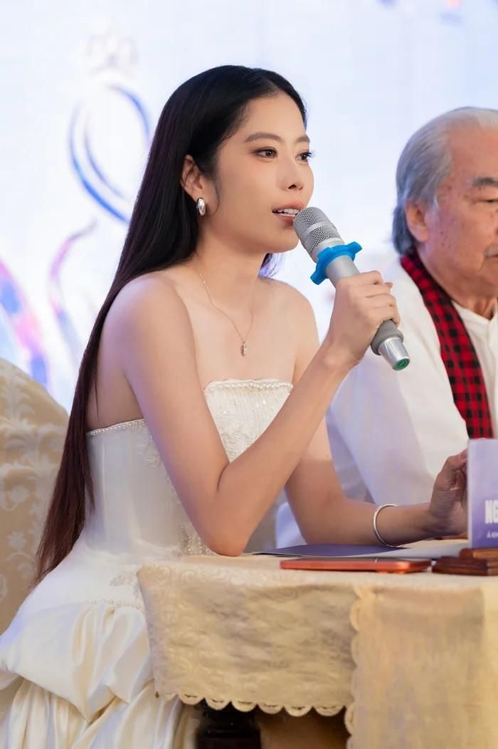Nam Em tái xuất showbiz sau nhiều thăng trầm.