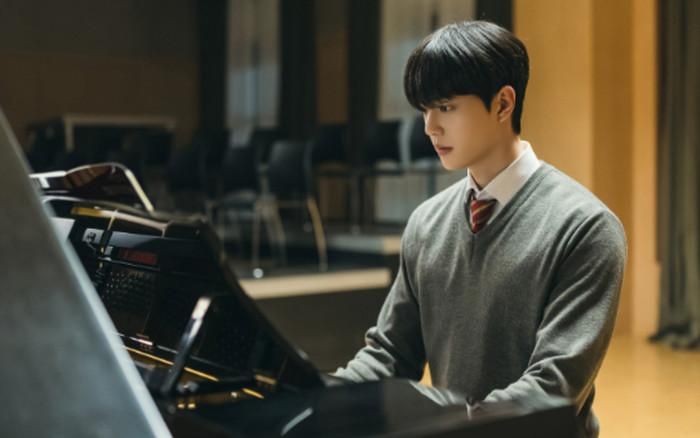 Song Kang dẫn đầu với hơn 4 triệu điểm danh tiếng thương hiệu.