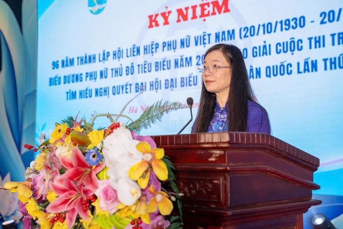 Bà Nguyễn Thị Thu Hiền, Phó Chủ tịch Hội LHPN Việt Nam, phát biểu chỉ đạo tại chương trình