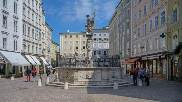 Alter Markt, Salzburg. Hình ảnh: Isiwal, CC BY-SA 4.0 , qua Wikimedia Commons