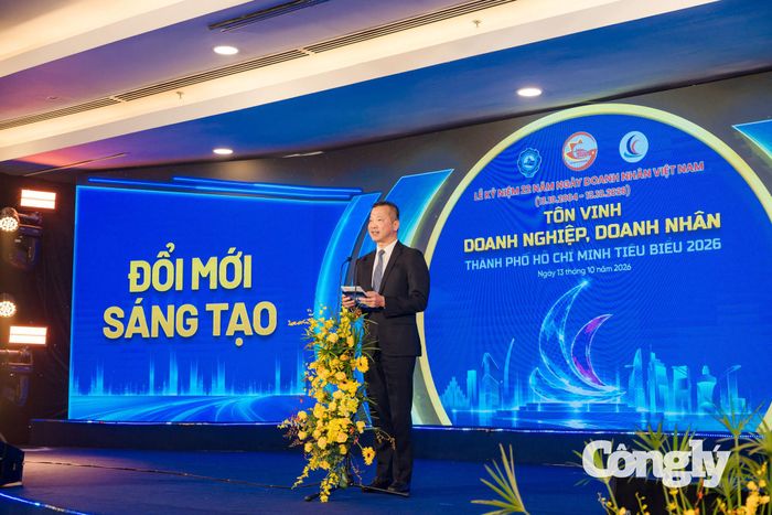 Chủ tịch Liên đoàn Doanh nghiệp TP.HCM (HUBA) Mai Hữu Tín phát biểu.