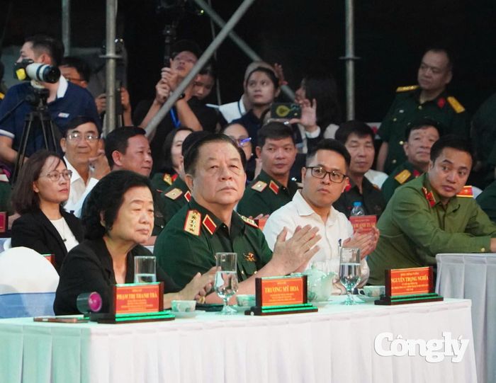 Đại tướng Nguyễn Trọng Nghĩa tham dự chương trình.