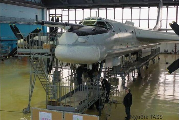 Máy bay ném bom tầm xa Tu-95MS.