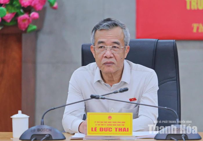 Bí thư Tỉnh ủy, Trưởng Đoàn ĐBQH tỉnh Lê Đức Thái chủ trì hội nghị.