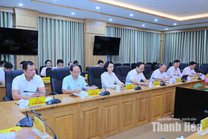 Đại biểu dự buổi làm việc.