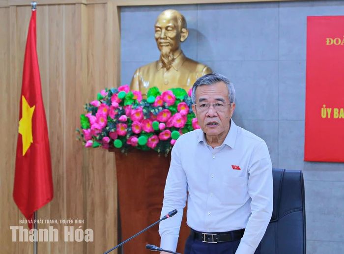 Bí thư Tỉnh ủy, Trưởng Đoàn ĐBQH tỉnh Lê Đức Thái phát biểu kết luận hội nghị.
