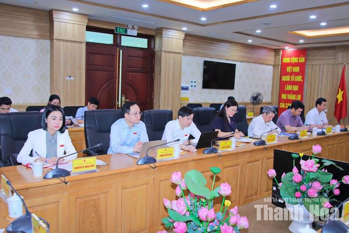 Đại biểu dự buổi làm việc.