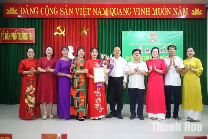 Hội Nông dân phường Hạc Thành ra mắt Chi hội Nông dân tổ dân phố Trường Thi.