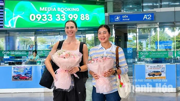Claire Hoffman (bên trái) và Sasispapron (phải) là 2 sự bổ sung quan trọng nhất cho đội bóng chuyền nữ XMLS Thanh Hóa.