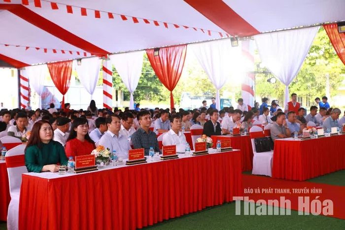 Các đại biểu tham dự chương trình.