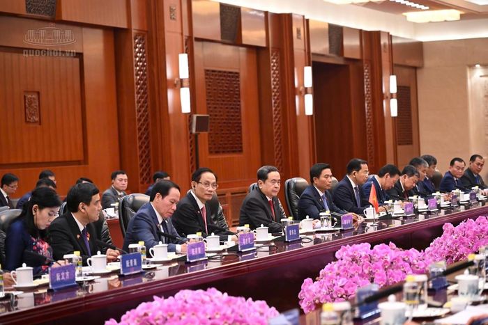 Chủ tịch Quốc hội Trần Thanh Mẫn và các đại biểu cấp cao Việt Nam. Ảnh: Cổng thông tin điện tử Quốc hội.