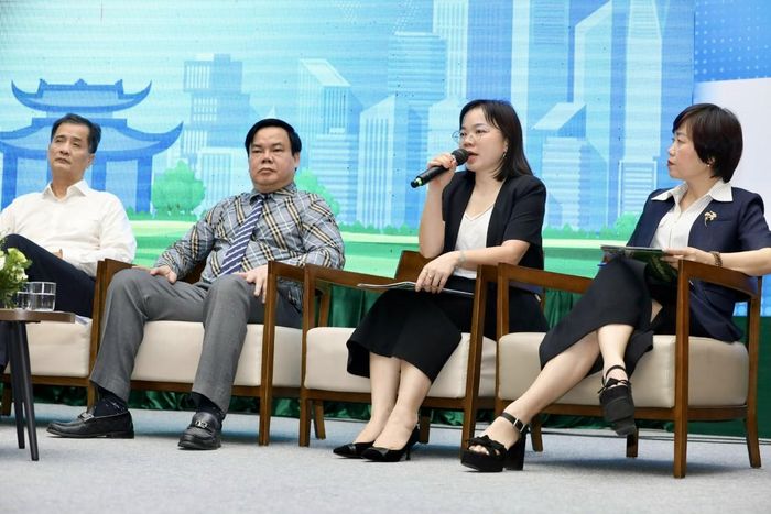 Các đại biểu cùng chia sẻ tại sự kiện. Ảnh: Tri Phong