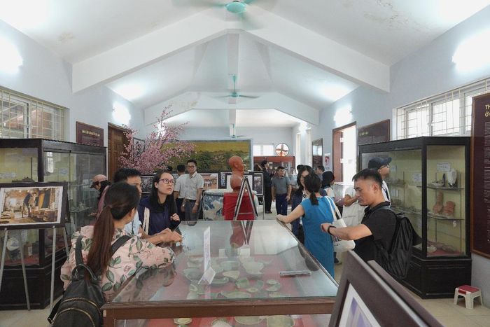 Bảo tàng Khảo cổ Cộng đồng Kim Lan thành lập năm 2012, lưu giữ khoảng 300 hiện vật tiêu biểu. Ảnh: Lý Hà