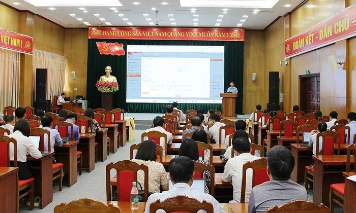  Toàn cảnh lớp tập huấn. 