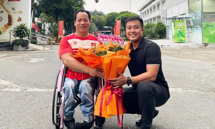  Lê Văn Công (trái) chính là niềm hy vọng huy chương của cử tạ Việt Nam tại Asian Para Games 2026. 