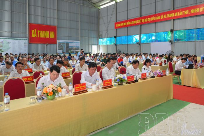 Đông đảo cử tri xã Thanh An dự buổi tiếp xúc cử tri trước Kỳ họp thứ Hai, Quốc hội khóa XVI.