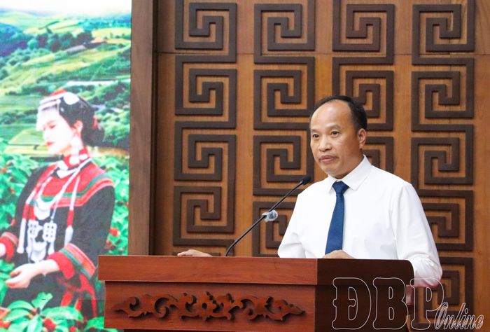 Lãnh đạo Hiệp hội Doanh nghiệp tỉnh phát biểu tham luận tại hội nghị. 