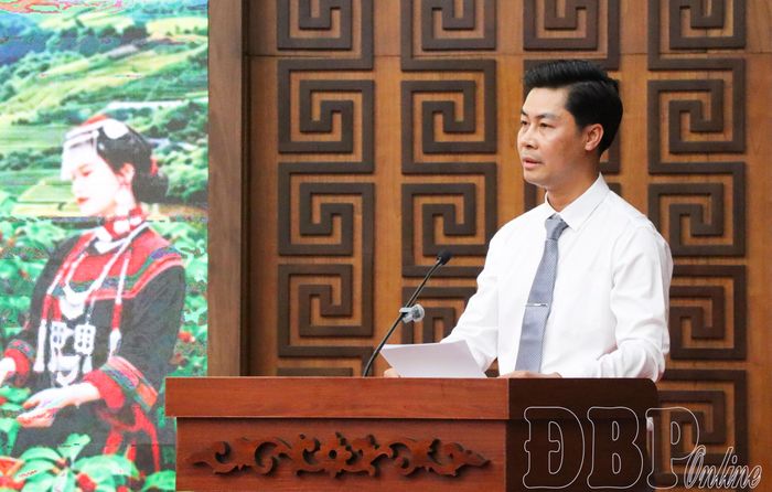 Lãnh đạo Hội Doanh nhân trẻ tỉnh Điện Biên phát biểu tham luận tại hội nghị. 