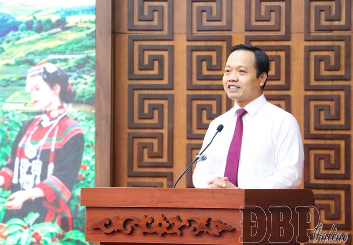 Đồng chí Trần Tiến Dũng, Ủy viên Ban Chấp hành Trung ương Đảng, Bí thư Tỉnh ủy, Trưởng đoàn Đại biểu Quốc hội tỉnh phát biểu chỉ đạo hội nghị. 