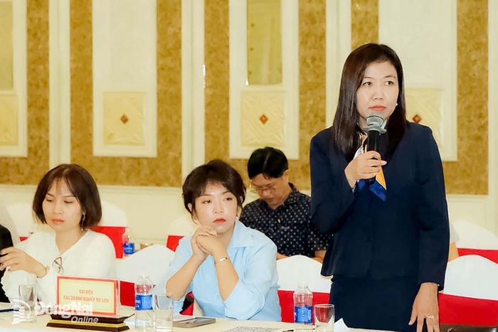 Đại diện Khu du lịch Sơn Tiên (phường Long Hưng) phát biểu về định hướng kế hoạch phát triển của đơn vị. Ảnh: Vương Thế