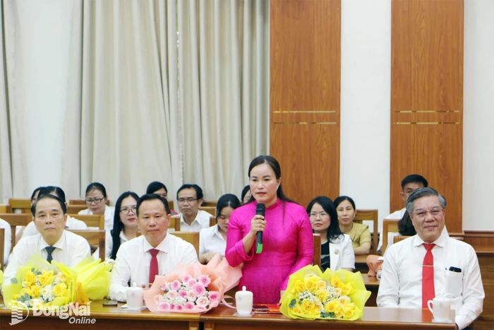 Đồng chí Nguyễn Thị Hồng Trang phát biểu nhận nhiệm vụ. Ảnh: Văn Truyên