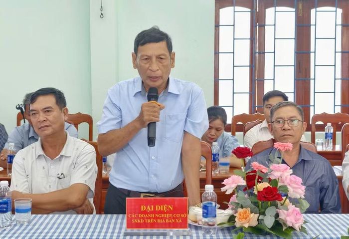  Ông Nguyễn Văn Cơ - đại diện Công ty TNHH Huyền Thảo kiến nghị về công tác phòng ngừa cháy, nổ tàu thuyền. Ảnh: Dũng Nhân 
