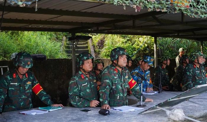 Lực lượng chỉ huy cuộc diễn tập. Ảnh: Hồng Phúc