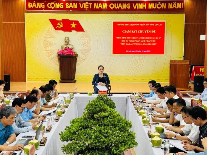  Quang cảnh buổi làm việc với UBND phường Hoài Nhơn Bắc. Ảnh: Nguyễn Hân 