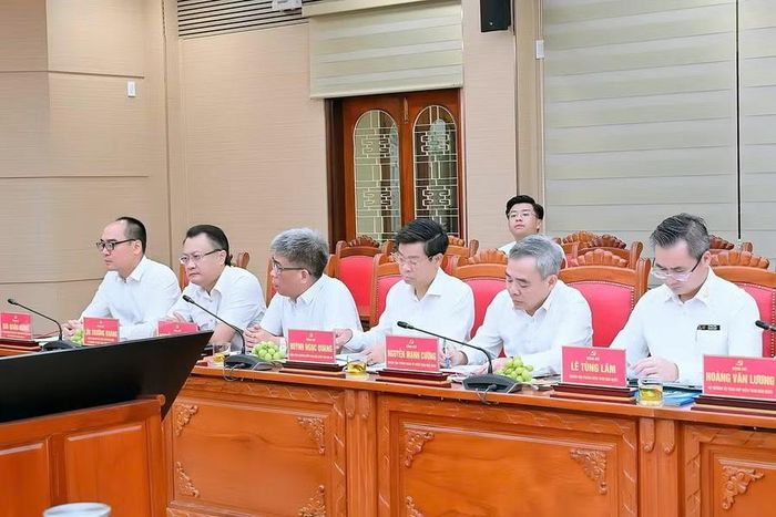  Các thành viên đoàn công tác của Trung ương tại buổi làm việc. Ảnh: Đức Thụy 