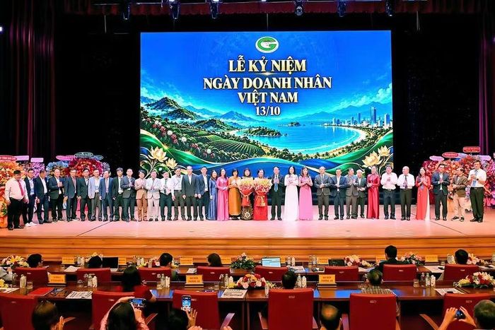  Ban Chấp hành Hiệp hội Doanh nghiệp tỉnh Gia Lai khóa IV, nhiệm kỳ 2026-2031 ra mắt. Ảnh: Đức Thụy 