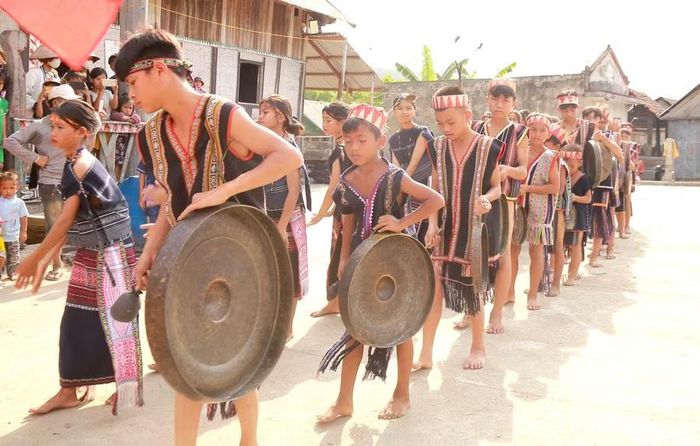  Âm thanh cồng chiêng cũng là một dạng thức âm thanh được sử dụng làm chất liệu thuộc cấu phần Sáng tạo Thanh âm Việt Nam. Ảnh: Phương Vi 