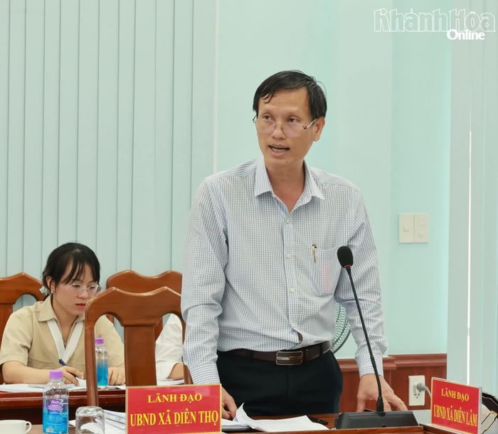 Lãnh đạo xã Diên Thọ báo cáo tại buổi làm việc.
