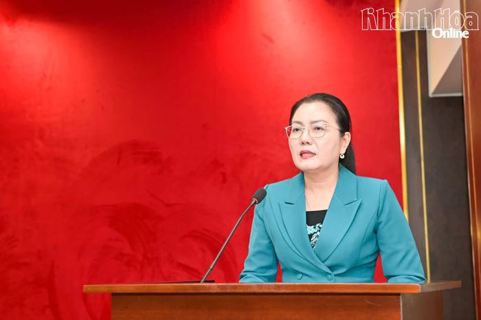 Đồng chí Phạm Thị Xuân Trang phát biểu tại kỳ họp.