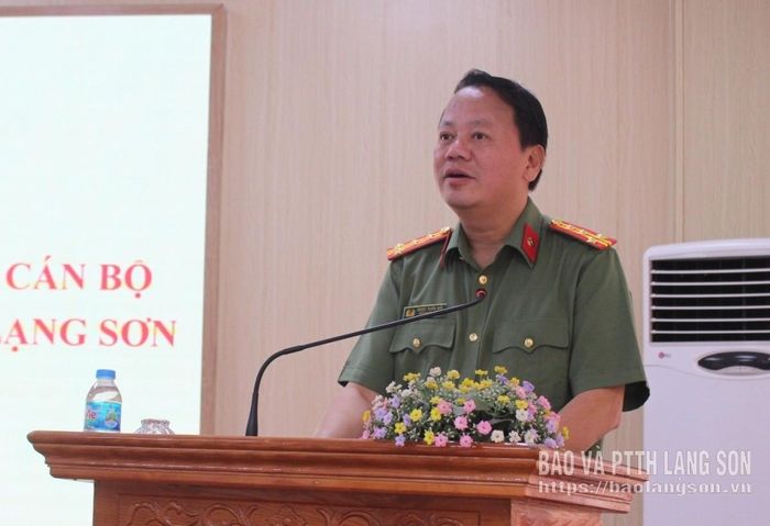 Lãnh đạo Công an tỉnh phát biểu tại hội nghị
