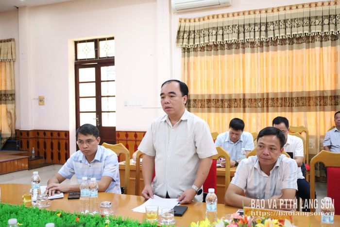 Lãnh đạo Báo và Phát thanh, Truyền hình Lạng Sơn phát biểu tại cuộc họp
