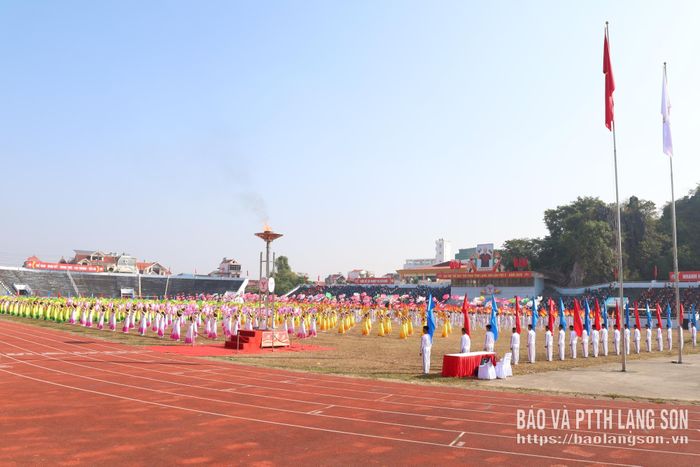 Các lực lượng tham gia tổng duyệt màn đồng diễn