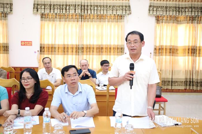 Giám đốc Sở Văn hóa, Thể thao và Du lịch tỉnh phát biểu tại cuộc họp