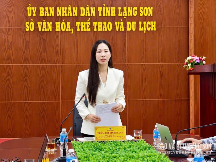 Lãnh đạo Sở Văn hoá, Thể thao và Du lịch phát biểu tại cuộc họp