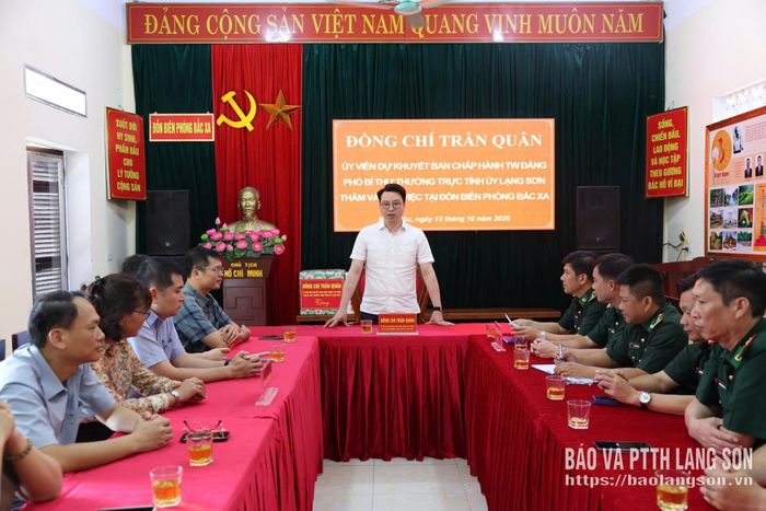 Đồng chí Phó Bí thư Thường trực Tỉnh ủy phát biểu tại buổi làm việc với Đồn Biên phòng Bắc Xa và Đồn Biên phòng Chi Lăng