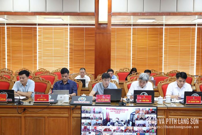 Các đại biểu tham dự cuộc họp tại điểm cầu UBND tỉnh