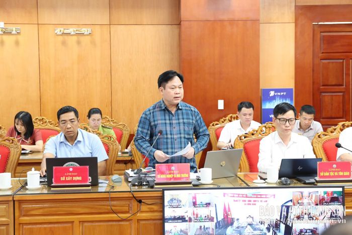 Lãnh đạo Sở Nông nghiệp và Môi trường báo cáo tình hình triển khai thực hiện Nghị quyết 02