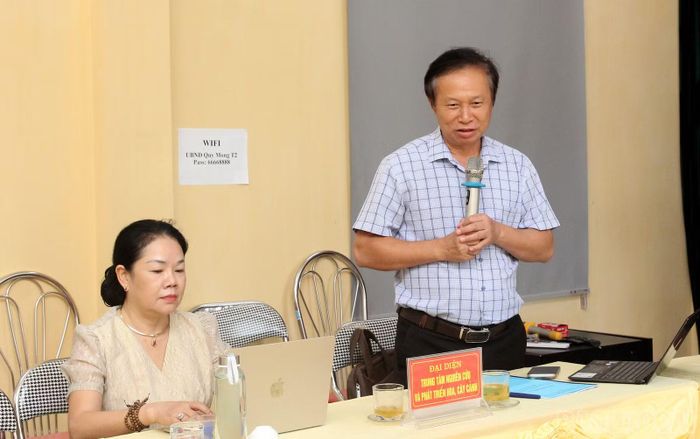 PGS.TS. Đặng Văn Đông - Trung tâm Nghiên cứu và Phát triển Hoa, Cây cảnh phát biểu tại buổi làm việc.